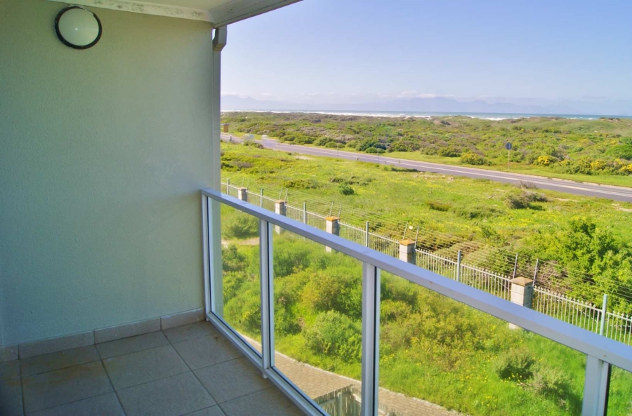 To Let 3 Bedroom Property for Rent in Capricorn Western Cape